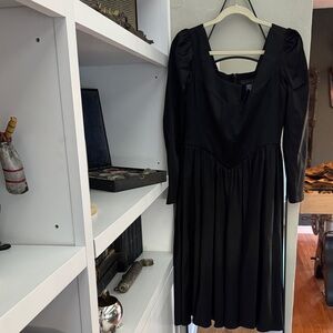 La Feme En Noir Witch Black Dress
